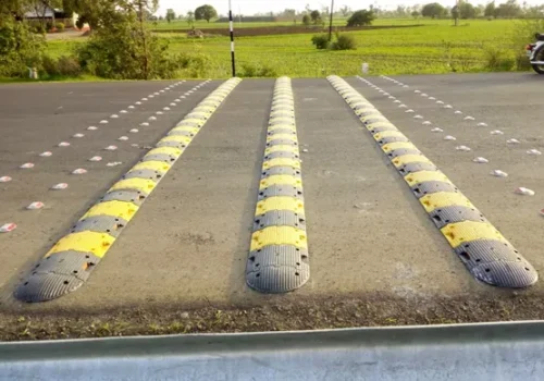 Heavy-Duty Rubber Speed Breaker for Road Safety